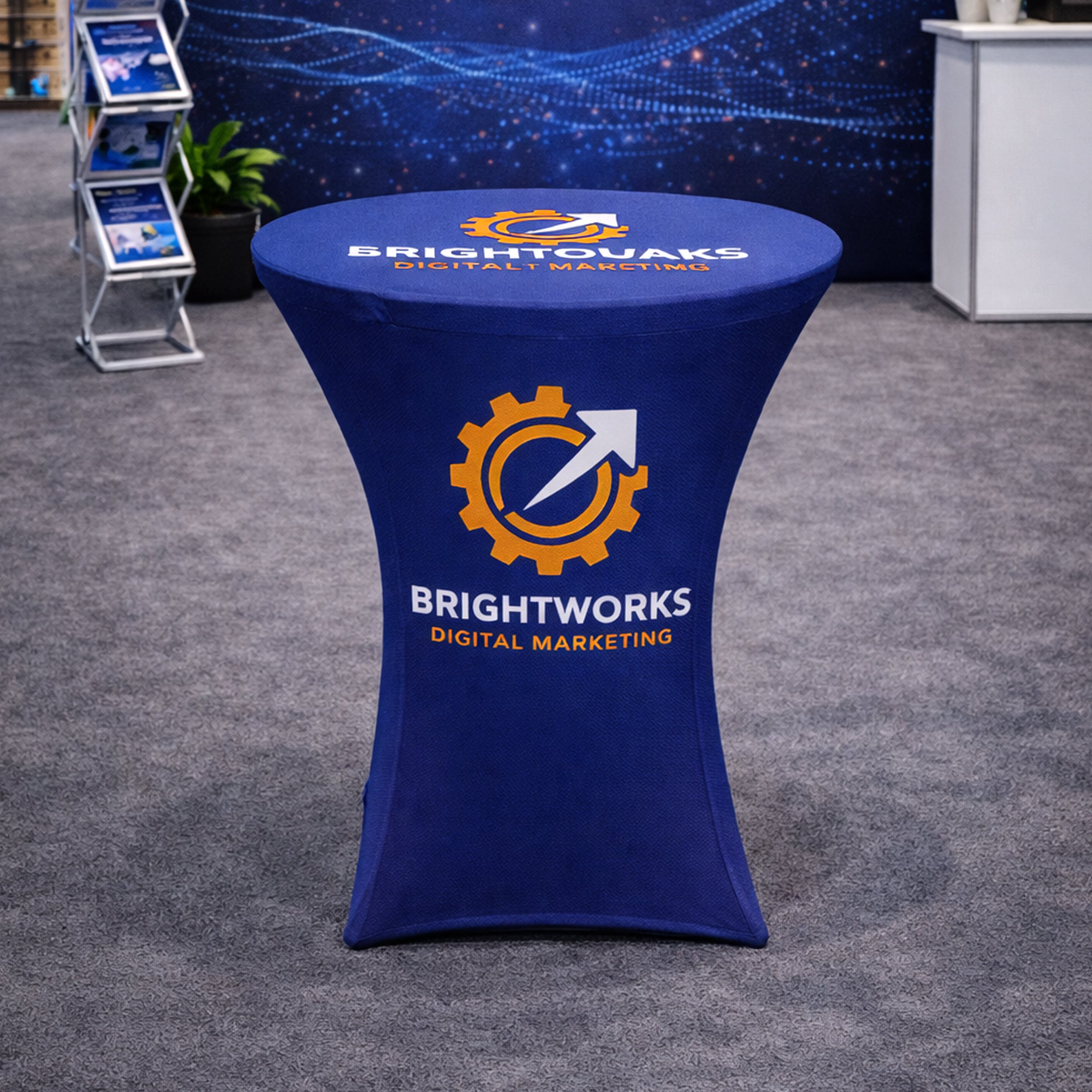 505_Round Stretch Table Covers Lifestyle Image